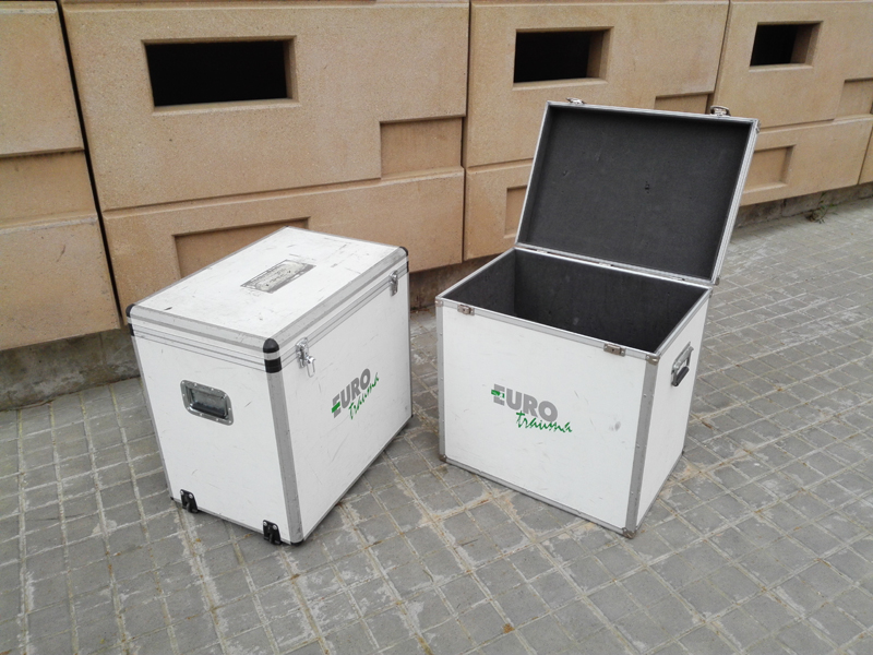 caja flight case madera metal 2ruedas 64x65x45 1u 63x62x45 1u